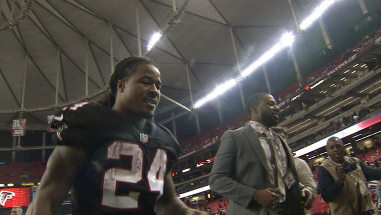 c3964c32-P DEVONTA FREEMAN BIG DAY_WAGAdf23_146.mxf_WAGAf73f_146.mxf_00.02.03.17_1485845460549.png