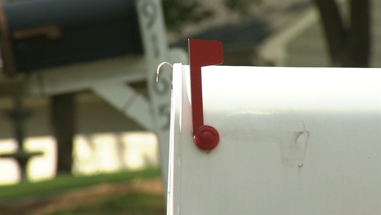 b9fc3232-P ROSWELL MAIL THEFTS 11P_00.01.45.09_1464321059456.png