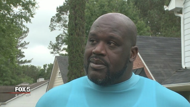 b16cbd64-Shaq_urges_home_safety_with_surprise_vis_0_20170505230259