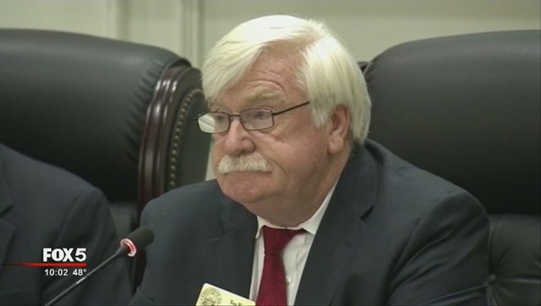 f2f43ea2-Snellville_mayor_takes_a_plea_deal_0_20181218034502