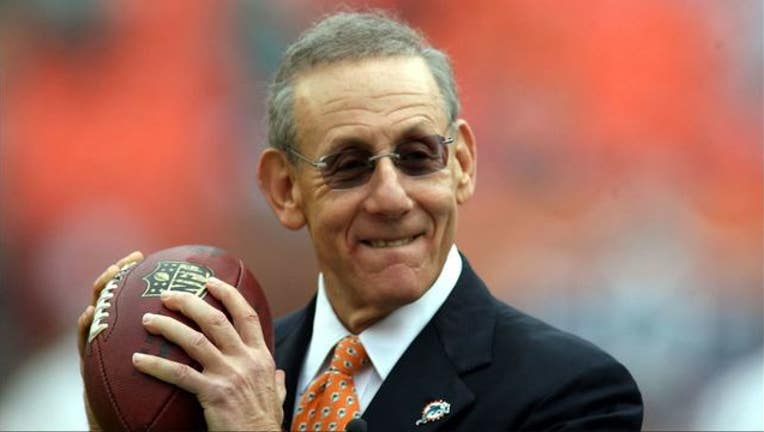 91104465-GETTY Miami Dolphins owner Stephen Ross-404023