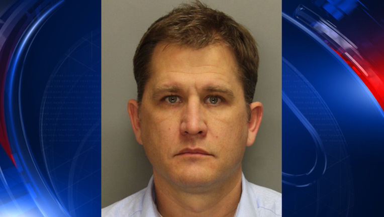 V AUTHOR KILLED IN CRASH _00.00.55.15_1450501855447.png