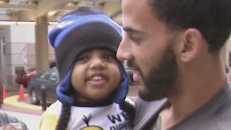 V BABY AJ_FATHER TESTS 5P _WAGA0759_146.mxf_00.00.17.08_1510361989319.png