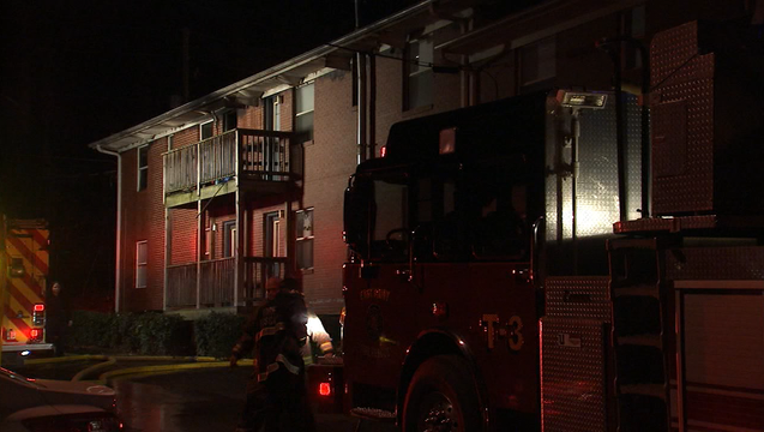 7bc5f951-V DELOWE DR APT FIRE 7A_WAGAd04c_146.mxf_00.00.00.00_1489752174155.png