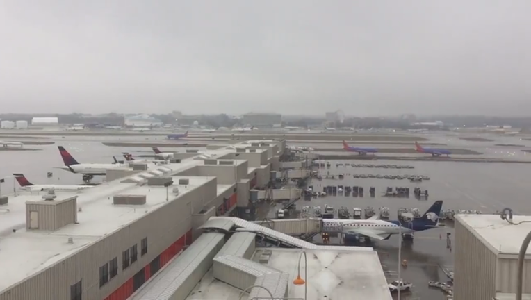 V DELTA CANCELS FLIGHTS 5P_00.00.06.14_1512772910156.png