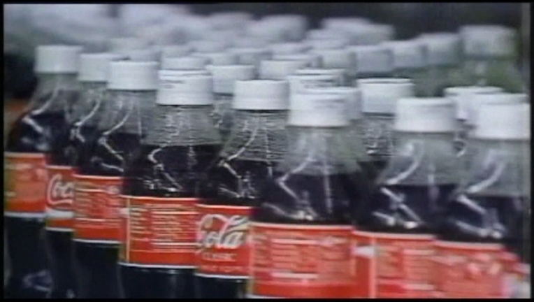 V EDIBLE COKE BOTTLES_00.00.18.25_1481322927318.png