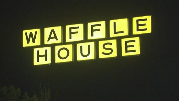 0641efa7-V SANDY SPRINGS WAFFLE HOUSE ROBBERY 12P_WAGA767f_146.mxf_00.00.17.00_1518046813589.png.jpg