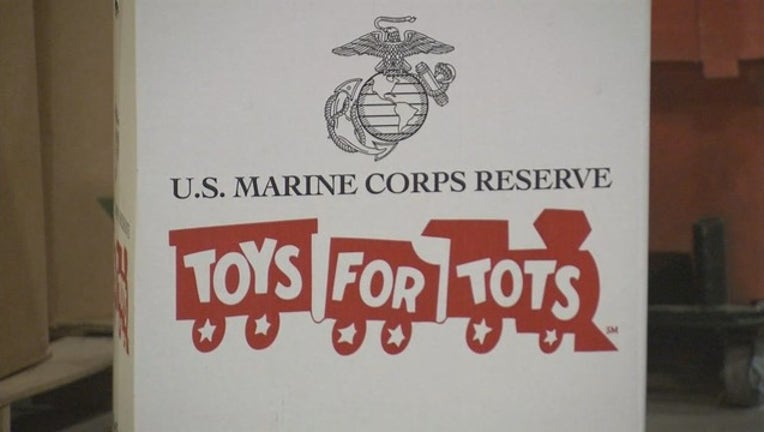 5dcafe20-V TOYS FOR TOTS WAREHOUSE 5P _WAGA453b_146.mxf_00.00.00.19_1517008876420.png.jpg