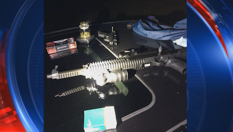 V TRAFFIC STOP YIELDS GUNS 5P_00.01.01.25_1508891902053.png