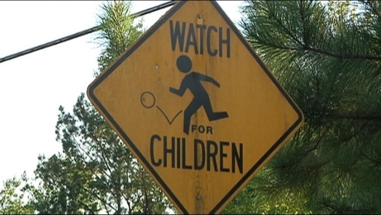 8eb3bf18-Watch_children_kids_sign_generic_1473870281426.jpg