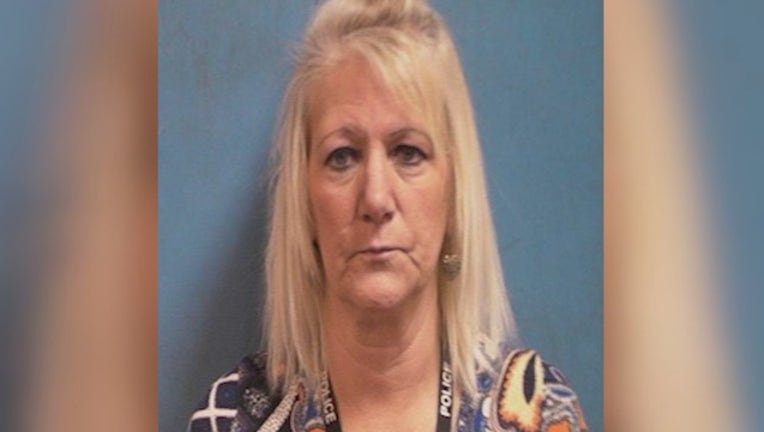 b3dab2b5-V FORSYTH PAYROLL CLERK ARREST 10P _00.00.28.04_1548310061531.png.jpg