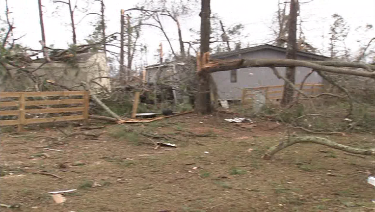 V GOV DEAL TO TOUR STORM DAMAGE 12P_00.00.27.15_1485366504141.png