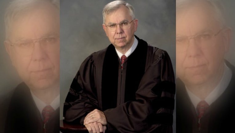 3044d850-chief justice thompson_1468941215910.jpg