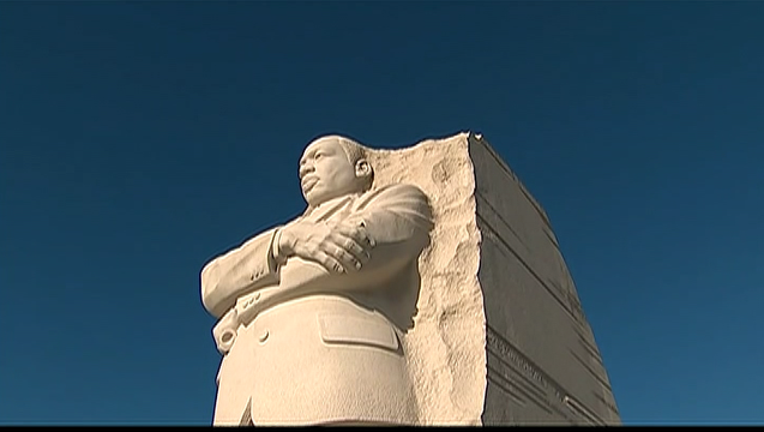 DC_MARTIN_LUTHER_KING_MEMORIAL__VO___0JAAQL5A.mp4_00.01.00.10_1453154196017.png