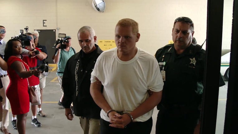 hogs arrives at jail_1476394404719-401385.jpg