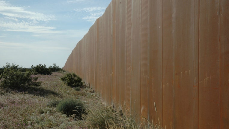 d169f779-mexico-border-wall_1490974400876-404023.jpg