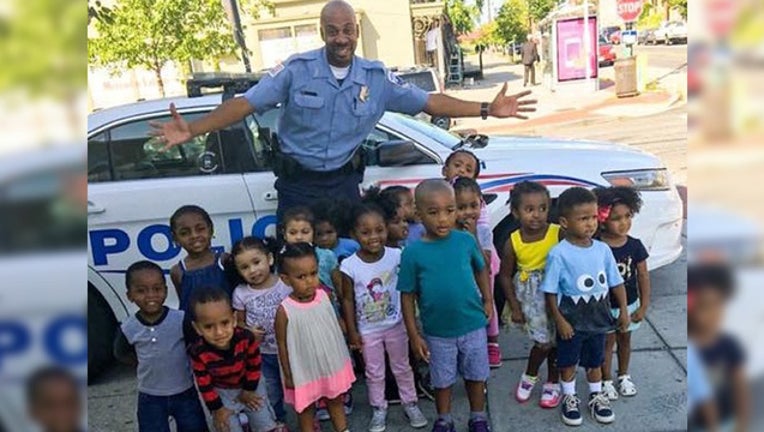 officer with kids_1472666839796-401720.jpg