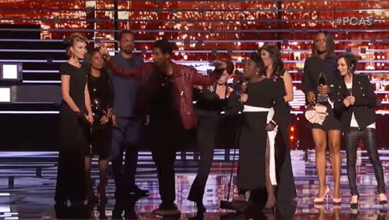 30716eb3-Sharon Osbourne Kicks Crasher Off Stage-402970