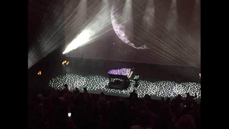 815052e0-princepiano_1461271287057.jpg
