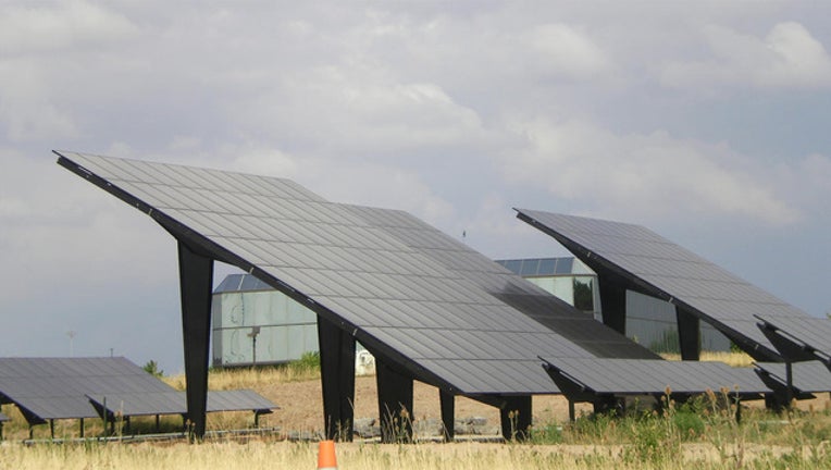 7c1bbb67-solar-panels_1450134723769-402970.jpg