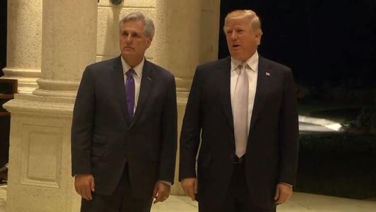 72dabe0c-Trump goes to dinner at Mar-a-Lago-404023