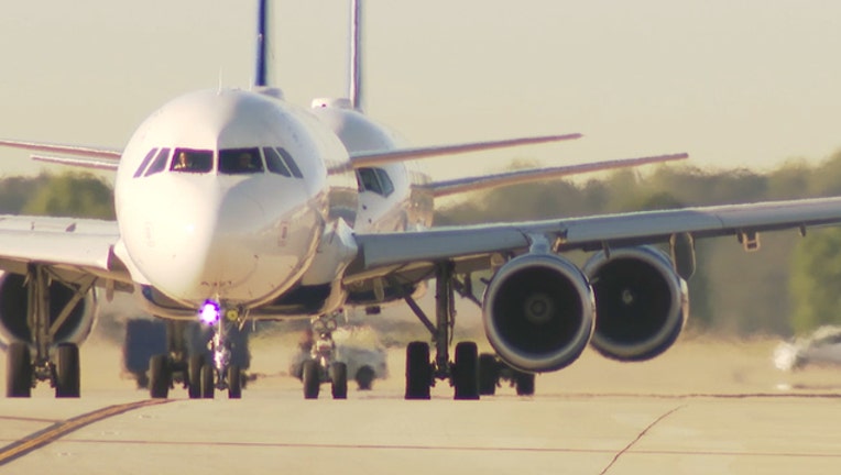 23ba260e-waga atlanta airport planes taxiway front_1558986817161.jpg.jpg