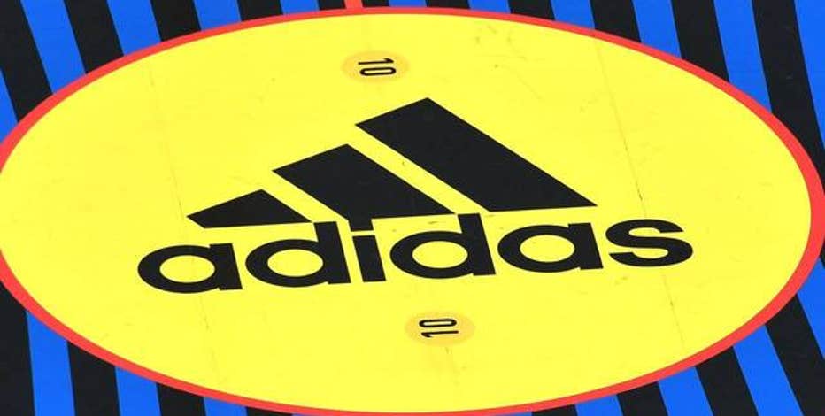 adidas pulls all white sneaker