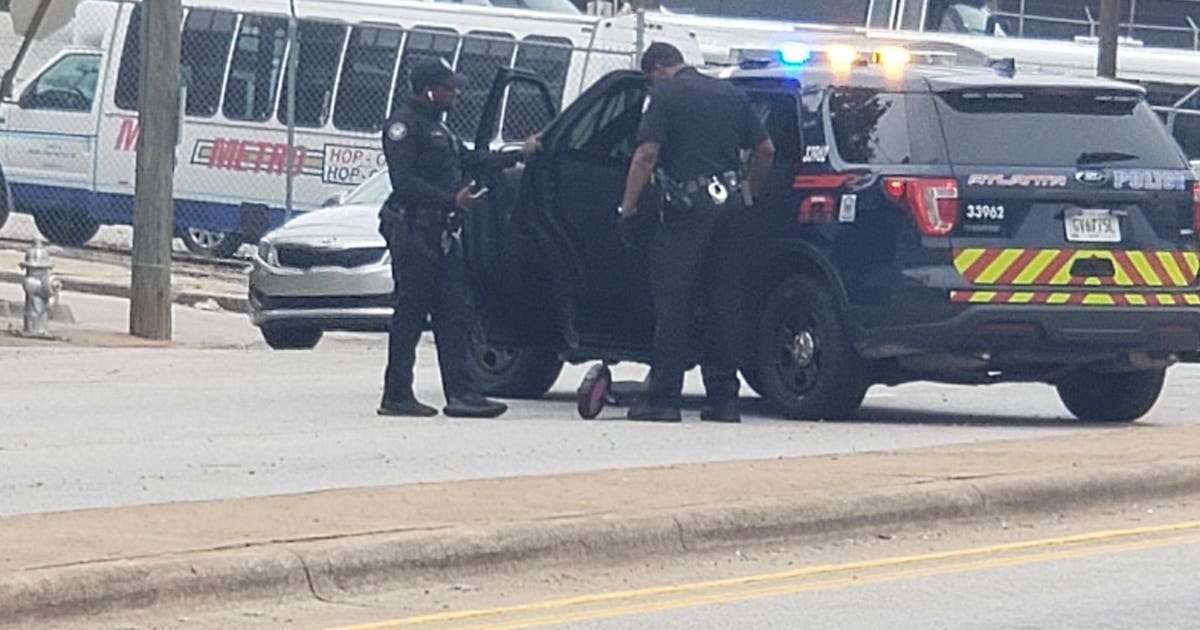 Police: Man shot in both legs on downtown Atlanta street | FOX 5 Atlanta