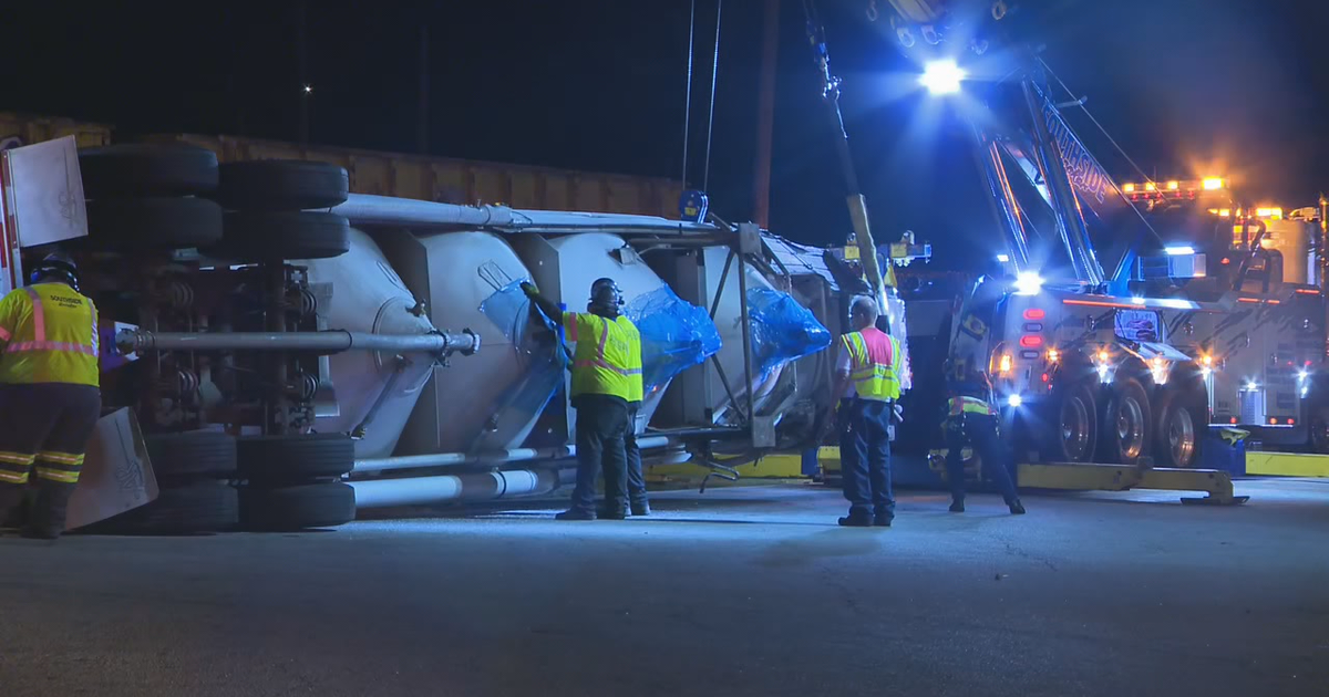 Police: Tractor-trailer struck by train in Union City | FOX 5 Atlanta