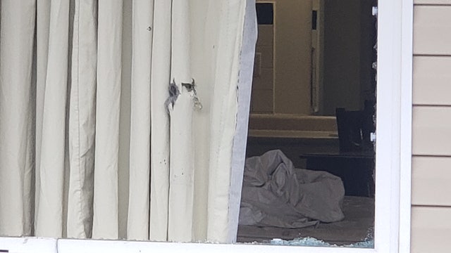 Police: 'Gun battle' leads to deadly discovery along I-675