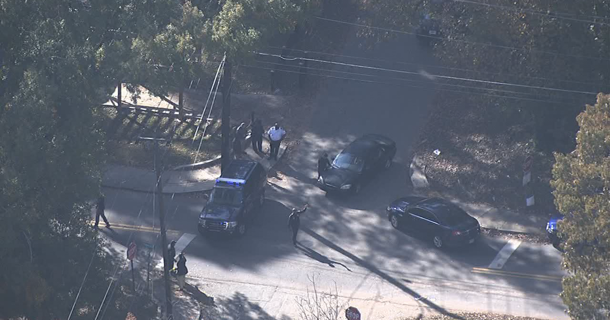 Police: 1 killed, 1 hospitalized in SW Atlanta double shooting | FOX 5 ...