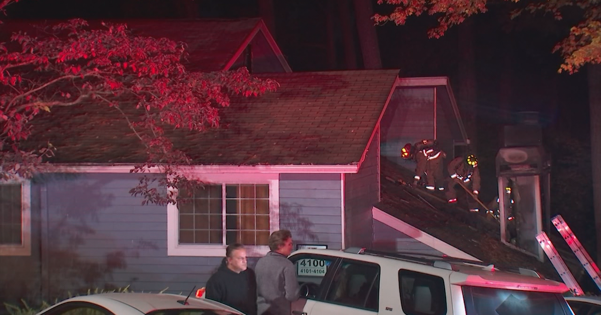 Crews battle chimney fire at Atlanta apartment complex | FOX 5 Atlanta
