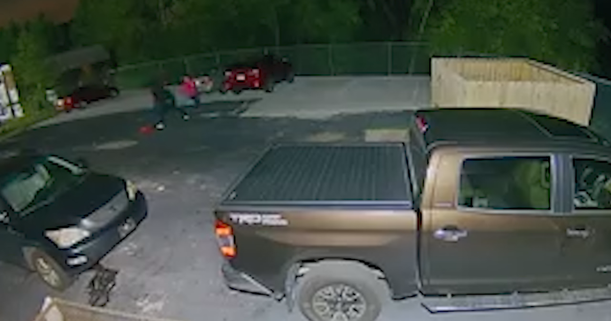 Police searching for South Fulton armed robber | FOX 5 Atlanta