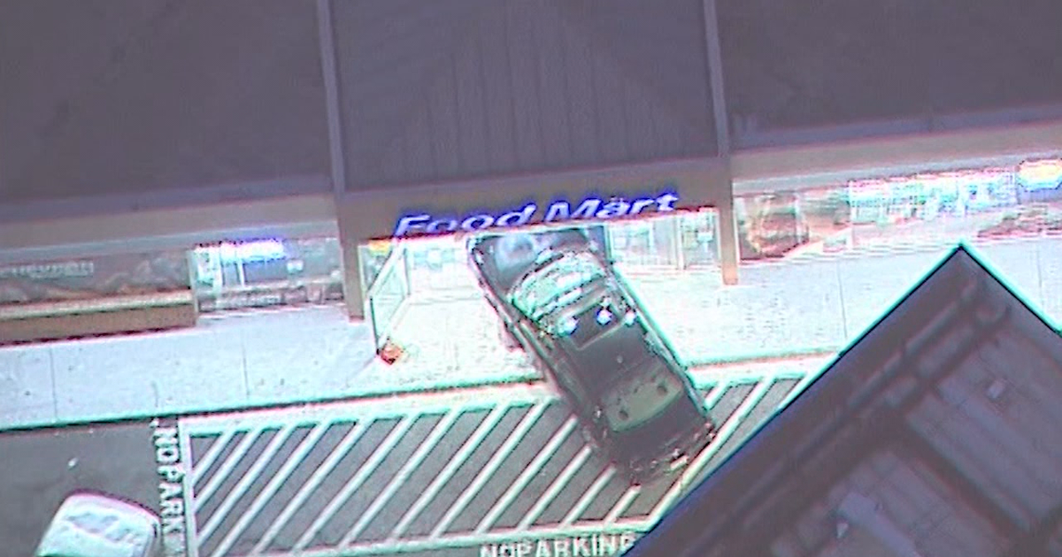 Driver crashes into Midtown convenience store | FOX 5 Atlanta