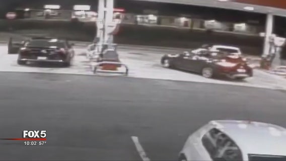 Man shot while trying to stop robbery crew breaking into his car