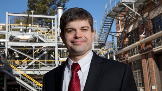 Former UGA professor under federal investigation