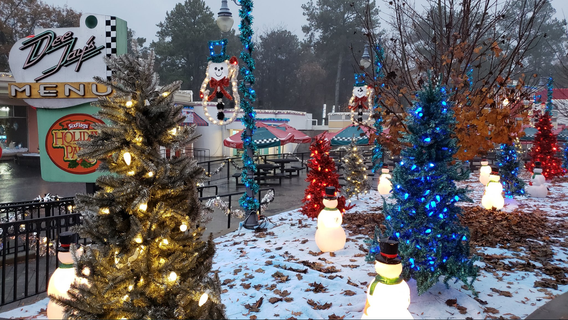 Six Flags holiday celebration returns 