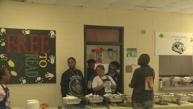 Atlanta first responders get Thanksgiving meal early