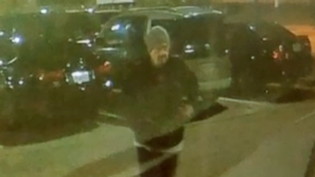 Personal dash cam captures thief breaking into cars at football game