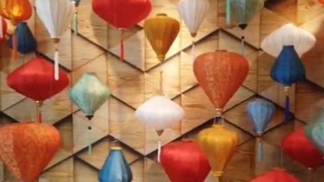 Snapping away at Buckhead's most colorful spot