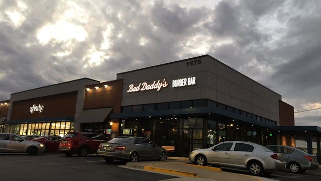 24-year-old held at gunpoint in attempted kidnapping outside of DeKalb burger bar