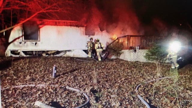Hall County vacant mobile home fire under investigation