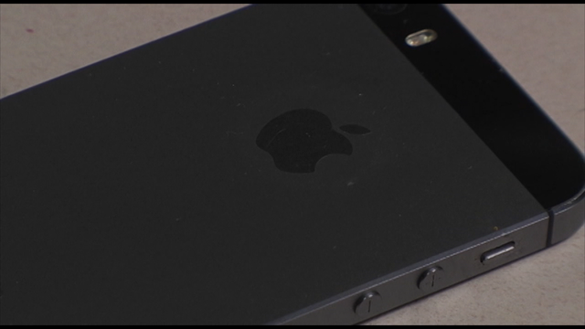 Man pleads guilty to having cellphone in federal prison