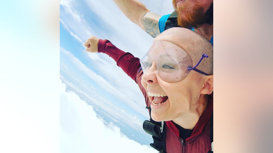 Ashley Gunter skydives