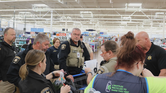 Hall County deputies go coat shopping for children in need