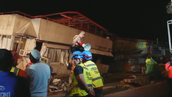 3 dead, 7 missing in building downed by Philippine quake