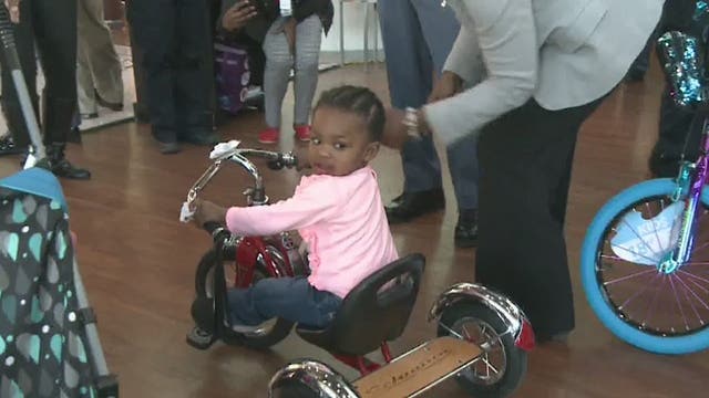 DeKalb County deputies give a little holiday help to families