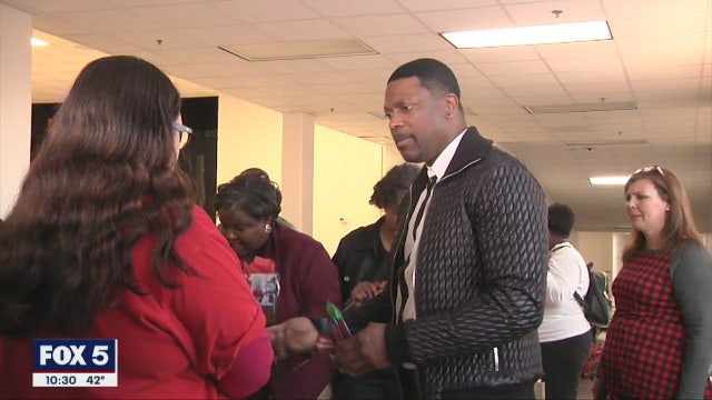 Chris Tucker's biggest role of the week: Playing Santa to more than 300 kids in Georgia