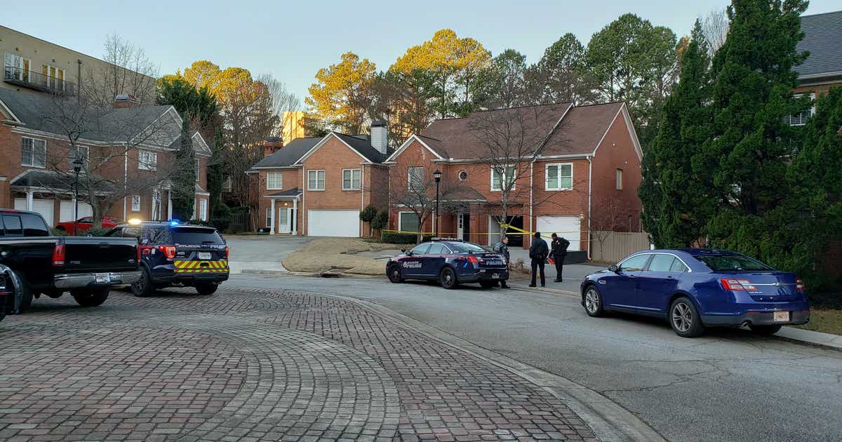 Accidental shooting sends man to hospital | FOX 5 Atlanta