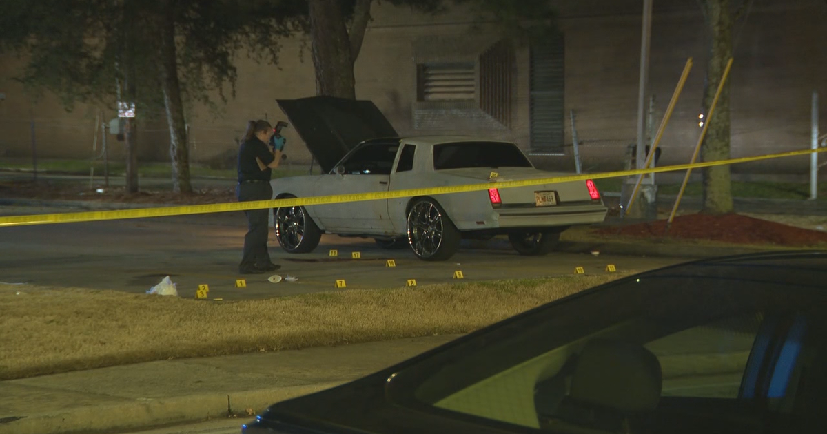 Police: 2 people shot outside SW Atlanta fast food restaurant | FOX 5 ...